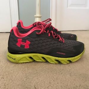 Under Armour Sneakers